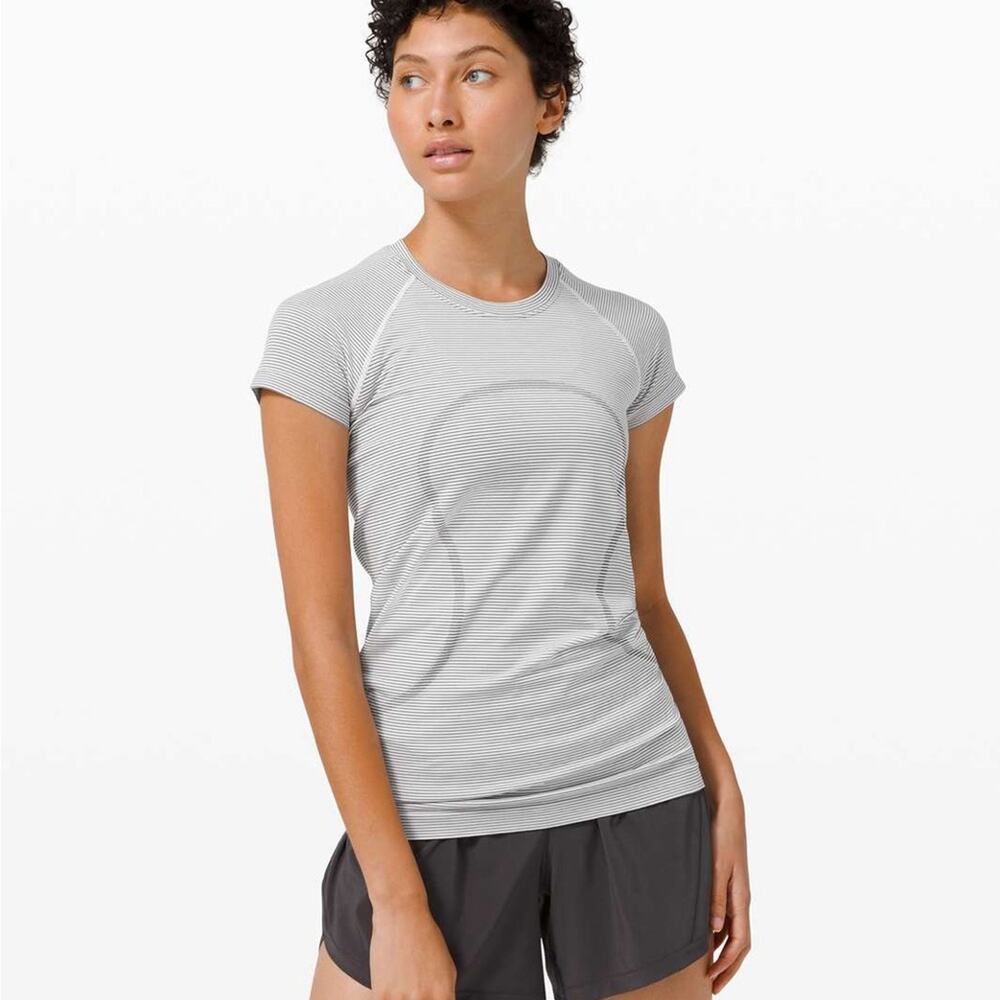 Lululemon Swiftly Tech Short Sleeve 2.0 Shirt Tempo Stripe White Black Size 10